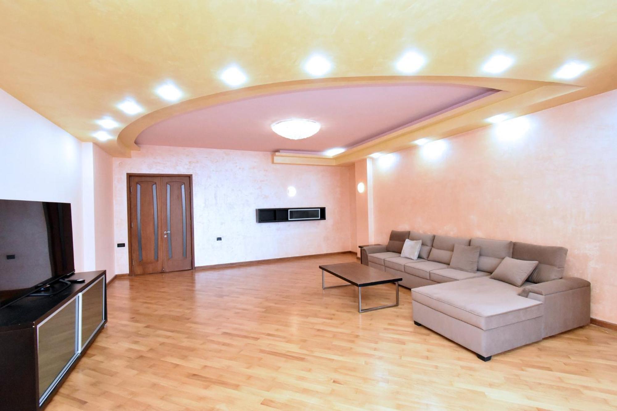 Amiryan Street, 3 Bedrooms Grand And Sunny Apartmet Am2711 Yerevan Luaran gambar